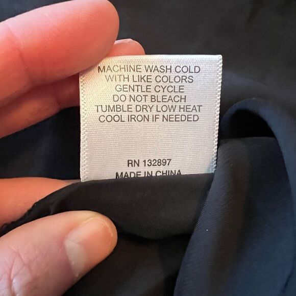 3 for $30! Jane and Delancey black off shoulder blouse - Picture 5 of 9